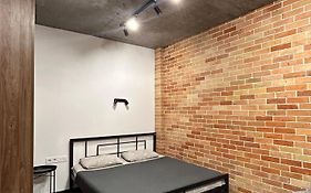 Loft На Кониського, Центр